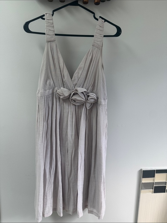 Sine Dresses & Skirts - Anthropologie Sine Light Gray Sleeveless V-Neck Floral Waist Sundress